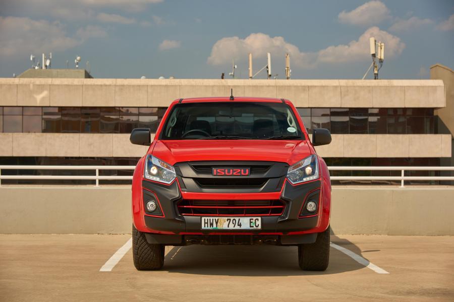  Isuzu KB Double Cab X-Rider 2017 года  (фото 22 из 40)